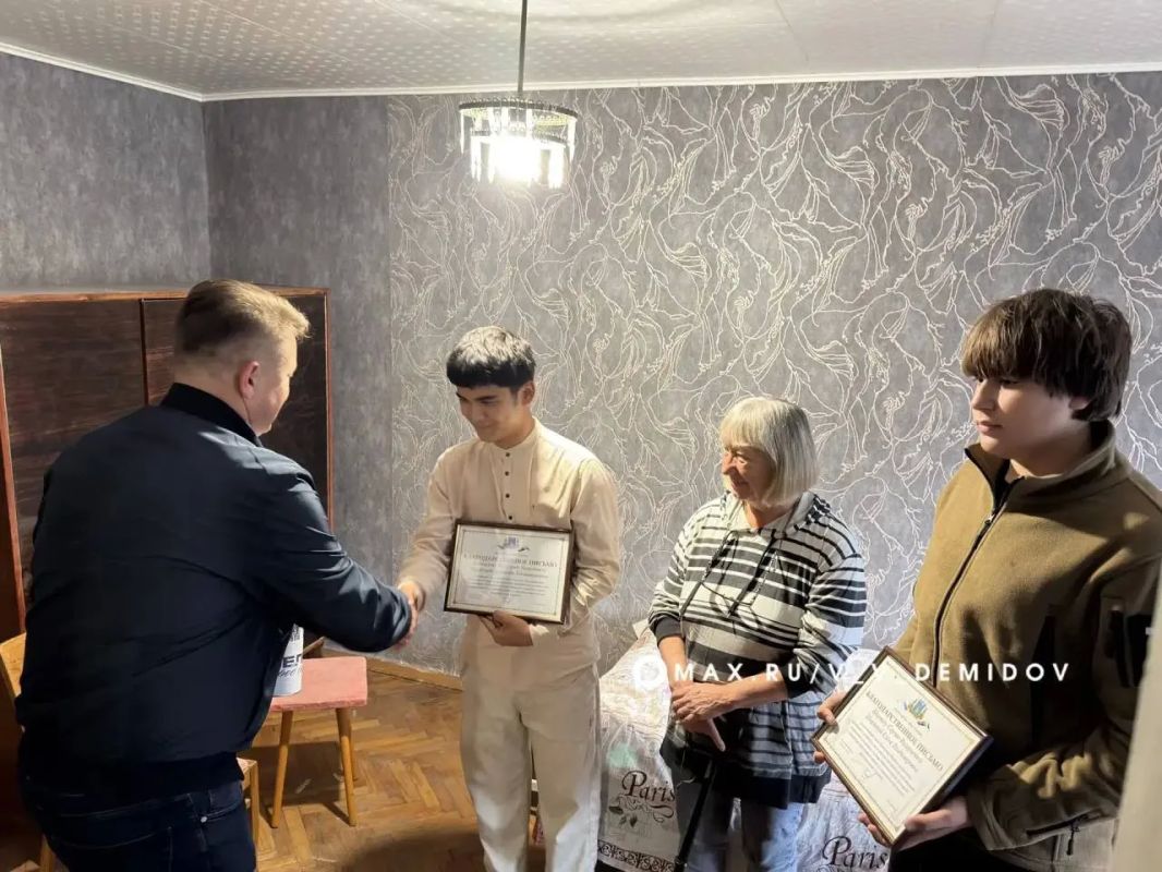Валентин Демидов: Бабушка Лида из Белгорода оставила под постом на моей странице в ВК комментарий, который не оставил равнодушным никого Валентин Демидов: Бабушка Лида из Белгорода оставила под постом на моей странице в ВК комментарий, который не оставил равнодушным никого