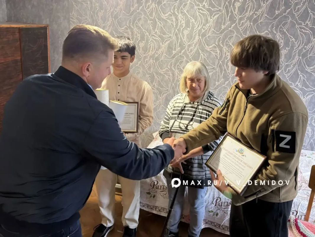 Валентин Демидов: Бабушка Лида из Белгорода оставила под постом на моей странице в ВК комментарий, который не оставил равнодушным никого Валентин Демидов: Бабушка Лида из Белгорода оставила под постом на моей странице в ВК комментарий, который не оставил равнодушным никого