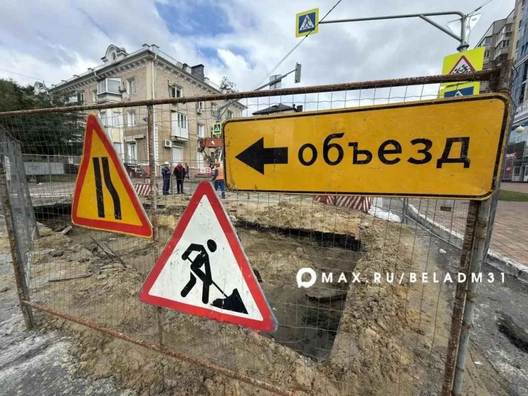 Дорожное полотно после вчерашней непогоды восстанавливают на перекрёстках ул. Чумичова – Белгородский пр., ул. Чимичова – ул. 3-го Интернационала Дорожное полотно после вчерашней непогоды восстанавливают на перекрёстках ул. Чумичова – Белгородский пр., ул. Чимичова – ул. 3-го Интернационала
