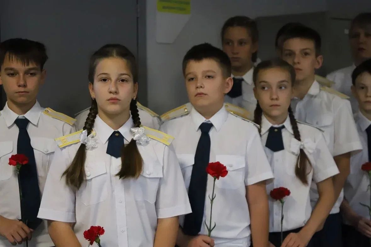 Татьяна Круглякова: В Разуменской школе №1 произошло важное и символичное событие — открытие именного избирательного участка №307 в честь Героя Российской Федерации, майора полиции Алексея Сергеевича Осипова Татьяна Круглякова: В Разуменской школе №1 произошло важное и символичное событие — открытие именного избирательного участка №307 в честь Героя Российской Федерации, майора полиции Алексея Сергеевича Осипова
