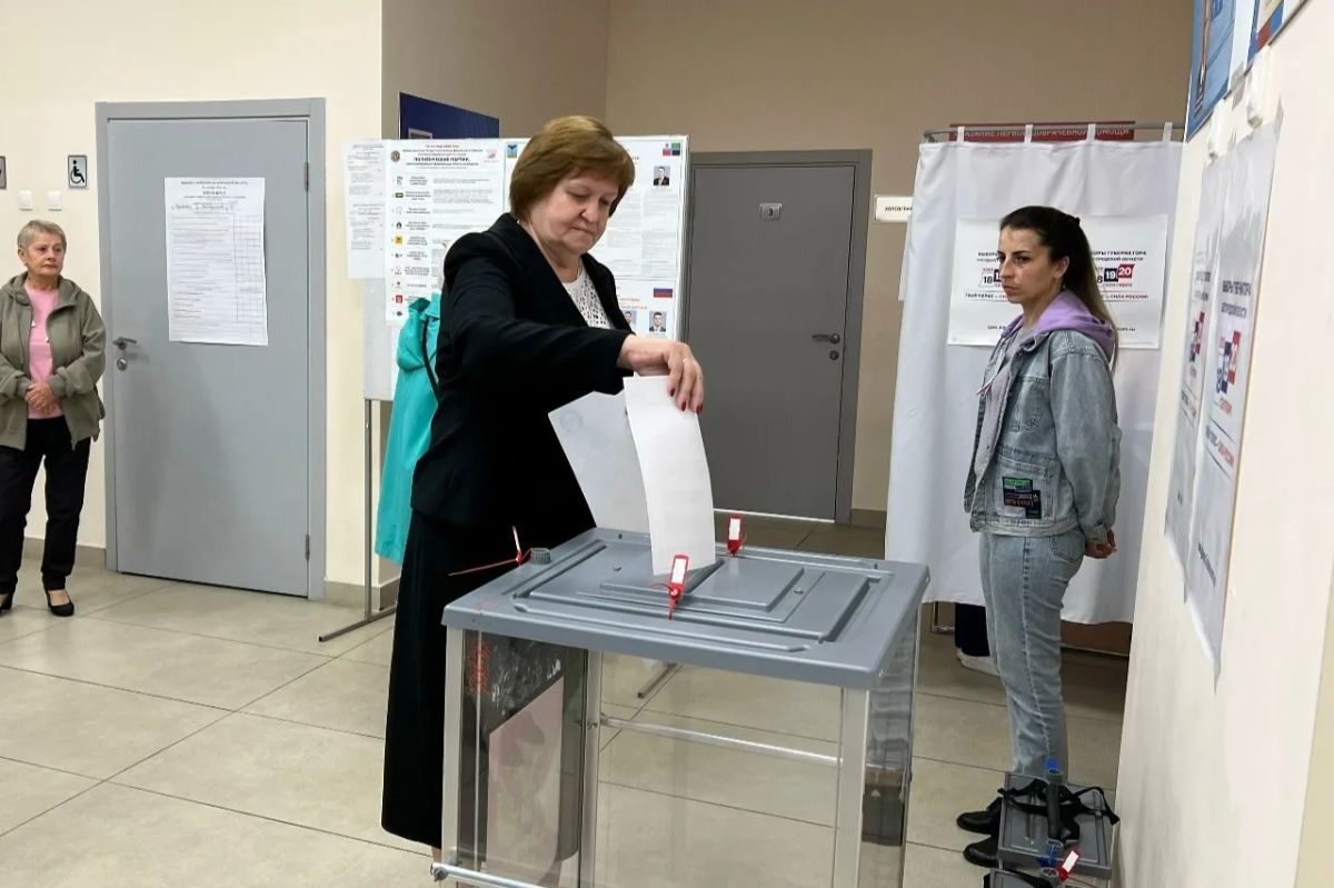 Важен каждый голос: депутаты областной Думы активно принимают участие в трёхдневном голосовании Важен каждый голос: депутаты областной Думы активно принимают участие в трёхдневном голосовании