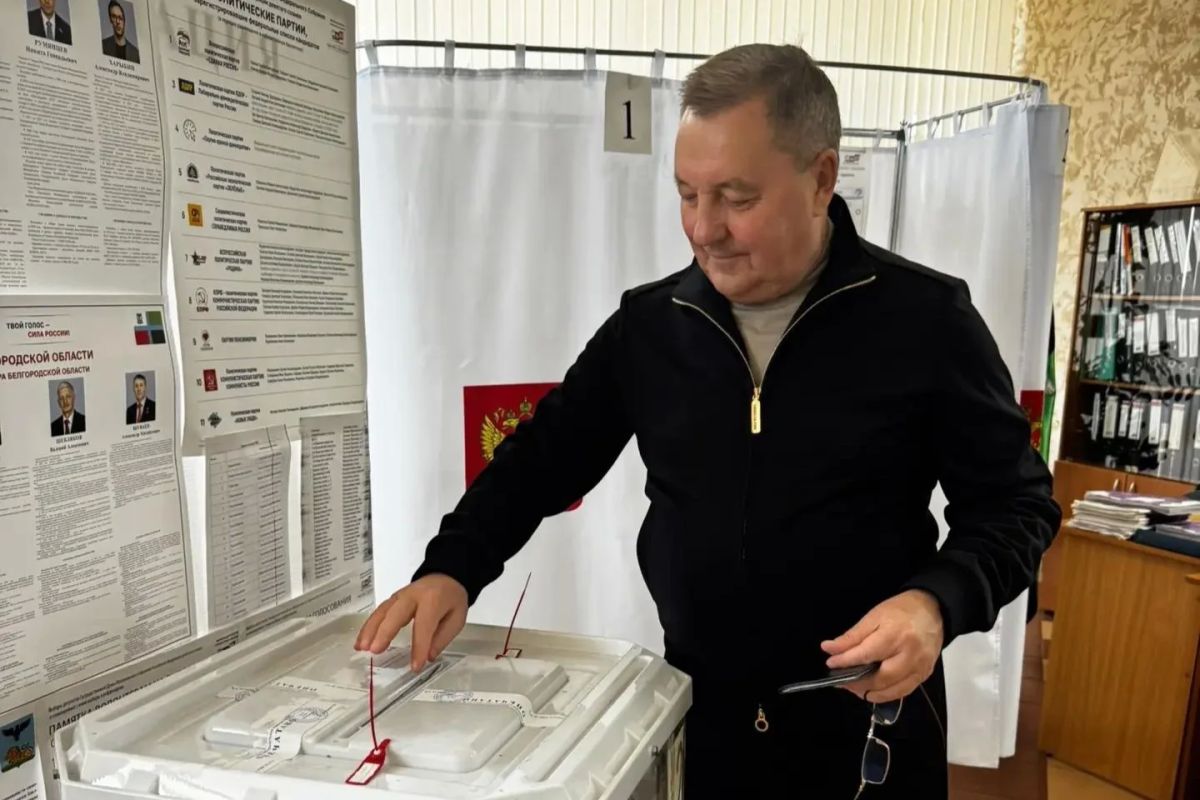 Важен каждый голос: депутаты областной Думы активно принимают участие в трёхдневном голосовании Важен каждый голос: депутаты областной Думы активно принимают участие в трёхдневном голосовании