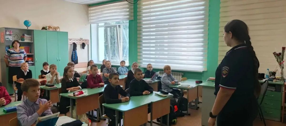 В рамках профилактического мероприятия «Внимание-дети!» белгородские автоинспекторы продолжают проводить беседы со школьниками В рамках профилактического мероприятия «Внимание-дети!» белгородские автоинспекторы продолжают проводить беседы со школьниками