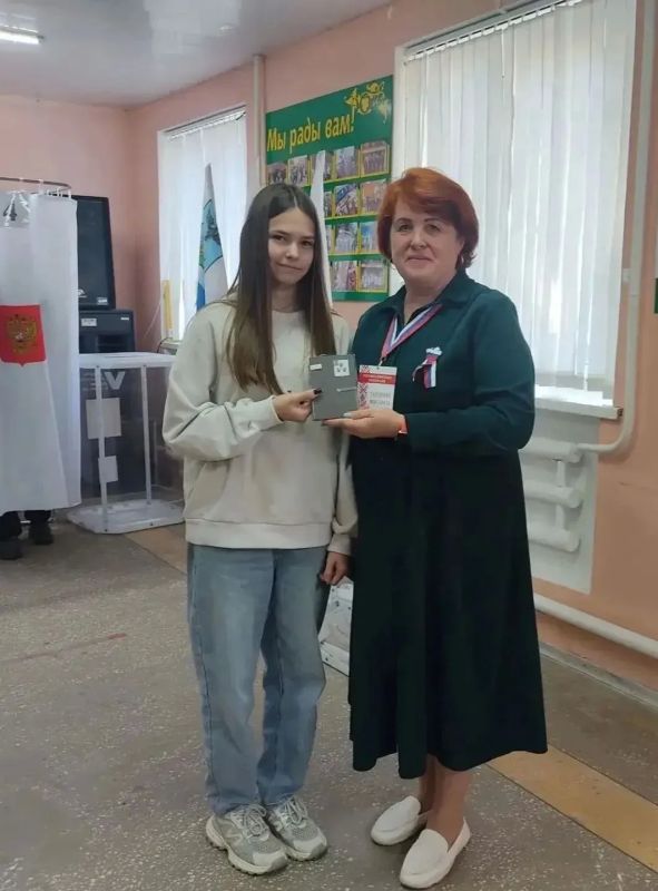 Впервые голосующие пришли на избирательные участки нашего округа — это по-настоящему знаковое событие! Впервые голосующие пришли на избирательные участки нашего округа — это по-настоящему знаковое событие!