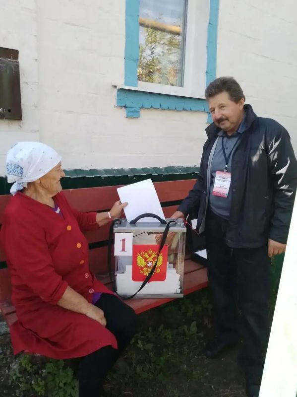 Для того чтобы каждый мог реализовать своё избирательное право, в дни выборов в нашем округе организовано голосование на дому Для того чтобы каждый мог реализовать своё избирательное право, в дни выборов в нашем округе организовано голосование на дому