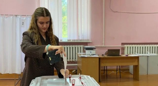 Второй день голосования: избирательные участки продолжают работу Второй день голосования: избирательные участки продолжают работу