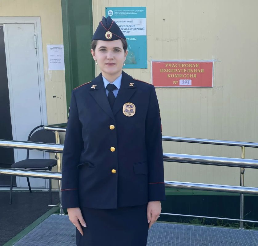 Голосует и молодёжь!. Члены молодёжной избирательной комиссии Белгородской области не только помогают организовать процесс на участках, но и сами активно в нём участвуют — приходят на избирательные участки и делают свой выбор Голосует и молодёжь!. Члены молодёжной избирательной комиссии Белгородской области не только помогают организовать процесс на участках, но и сами активно в нём участвуют — приходят на избирательные участки и делают свой выбор