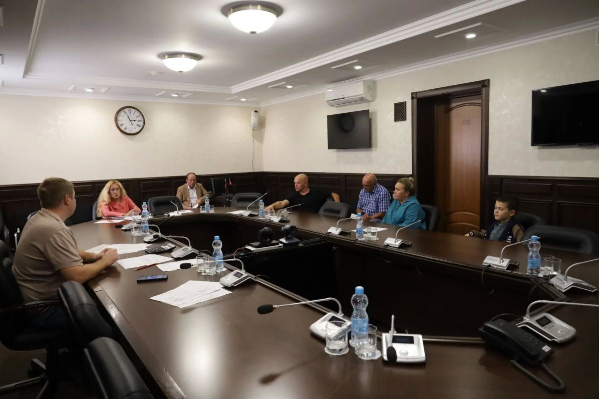 Сегодня провёл личный приём граждан