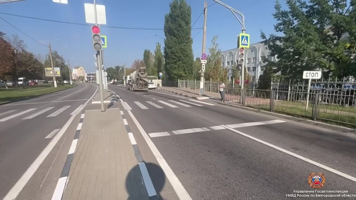 #СВОДКА_ДТП. По предварительным данным, вчера около 13 часов 50 минут на ул. Губкина г. Белгород 53-летний водитель, управляя автомобилем «Ниссан», допустил проезд на запрещающий сигнал светофора и совершил наезд на...