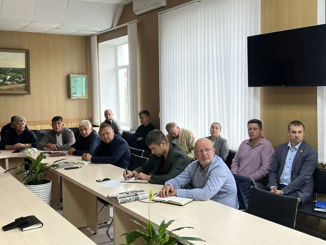 В администрации Борисовского муниципального округа состоялось рабочее совещание с руководителями предприятий, организаций и начальниками структурных подразделений В администрации Борисовского муниципального округа состоялось рабочее совещание с руководителями предприятий, организаций и начальниками структурных подразделений