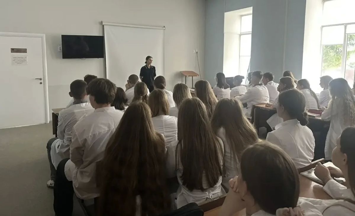 В Белгородской области будущие медики выступили в поддержку безопасности пешеходов в рамках «Недели безопасности» В Белгородской области будущие медики выступили в поддержку безопасности пешеходов в рамках «Недели безопасности»