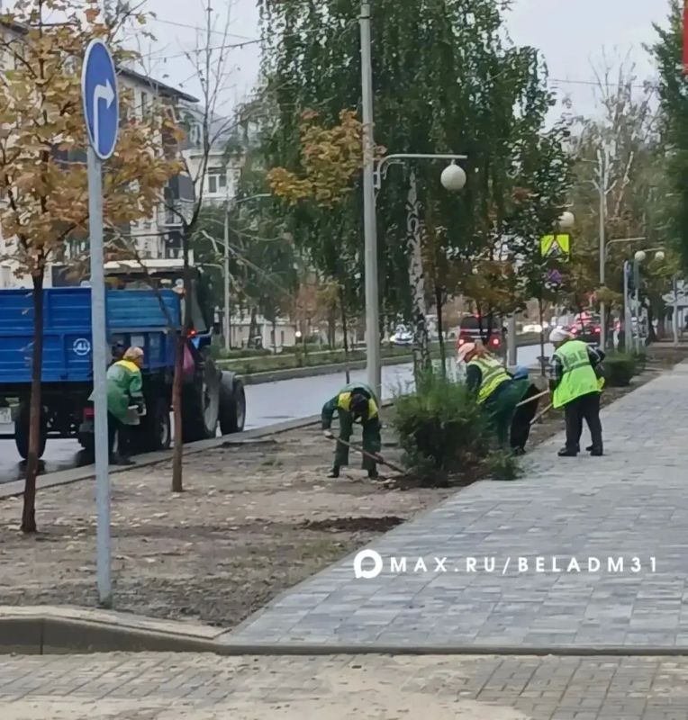 Работы по уборке города продолжаются в любую погоду Работы по уборке города продолжаются в любую погоду