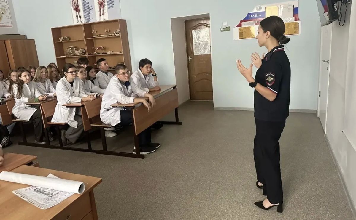 В Белгородской области будущие медики выступили в поддержку безопасности пешеходов в рамках «Недели безопасности» В Белгородской области будущие медики выступили в поддержку безопасности пешеходов в рамках «Недели безопасности»