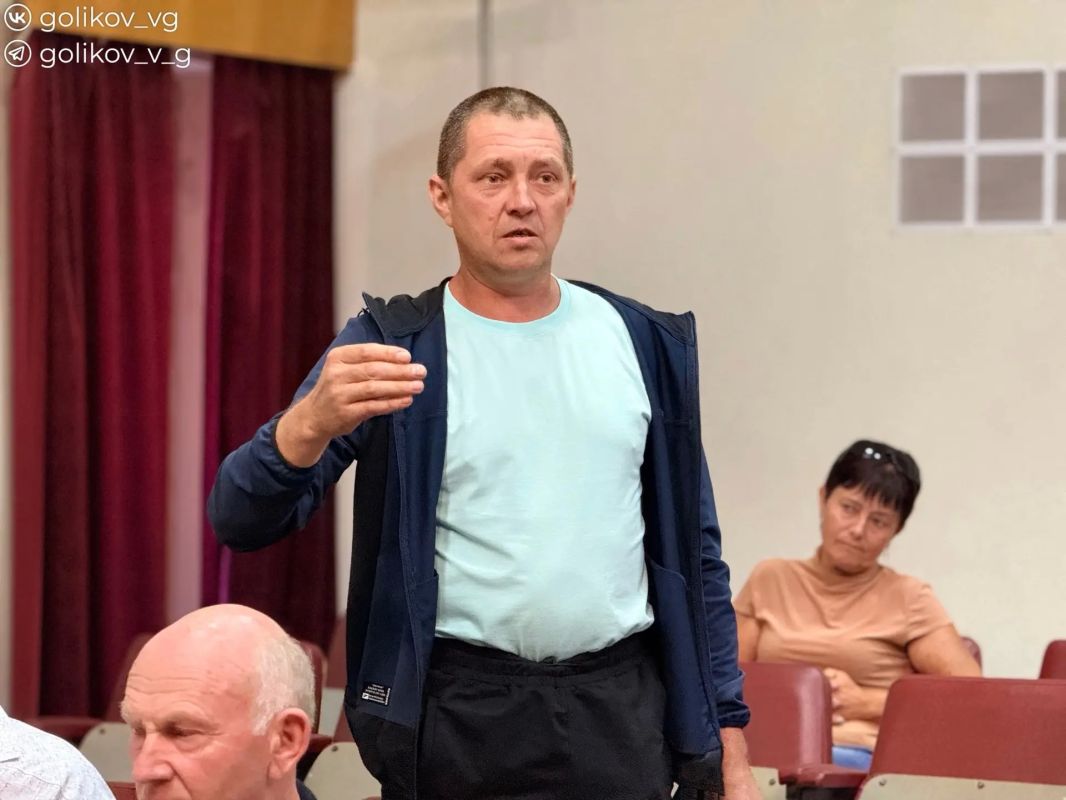 Василий Голиков: Продолжая объезд территорий, посетил село Вислая Дубрава Василий Голиков: Продолжая объезд территорий, посетил село Вислая Дубрава