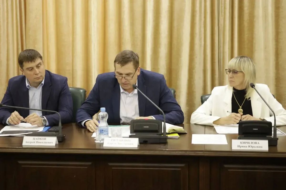 Александр Шуваев провёл совещание по объектам строительства, требующим особого внимания Александр Шуваев провёл совещание по объектам строительства, требующим особого внимания