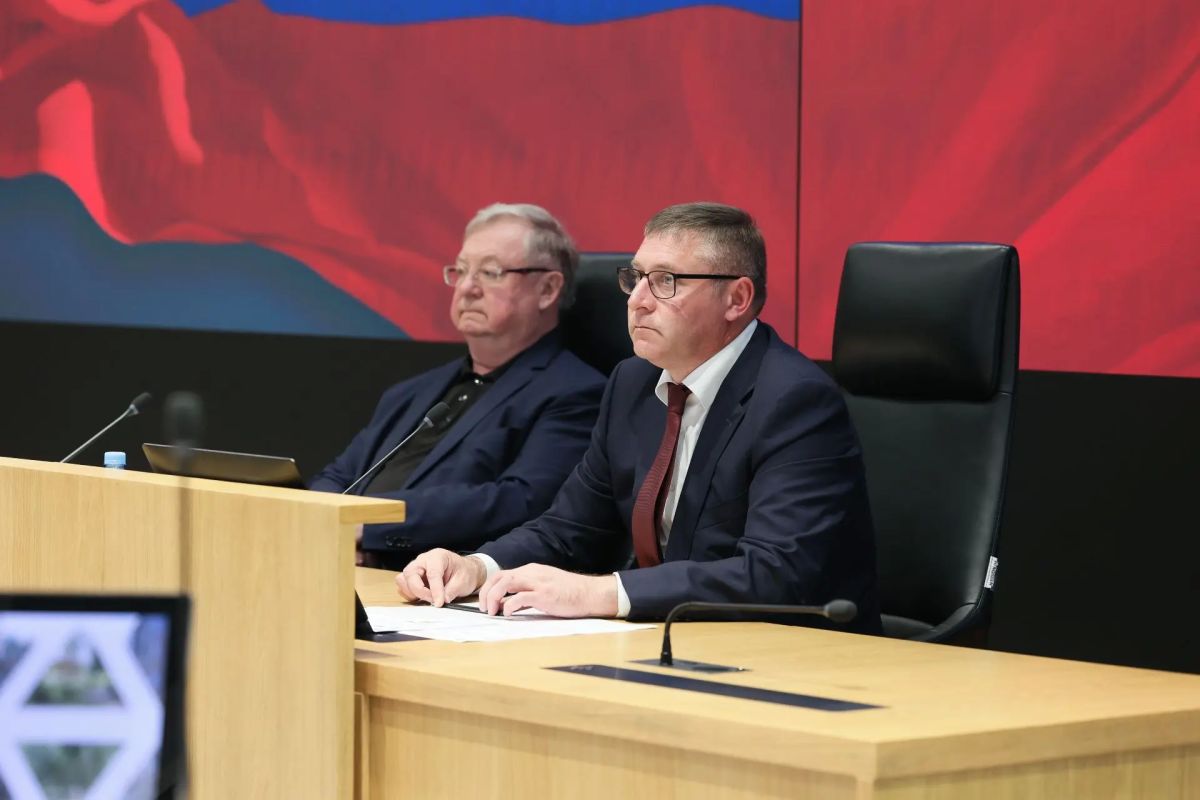 Александр Шуваев: Сегодня вместе с председателем Ассоциации юристов России, председателем Попечительского совета Фонда развития территорий Сергеем Вадимовичем Степашиным провели совещание о ходе реализации региональной... Александр Шуваев: Сегодня вместе с председателем Ассоциации юристов России, председателем Попечительского совета Фонда развития территорий Сергеем Вадимовичем Степашиным провели совещание о ходе реализации региональной...