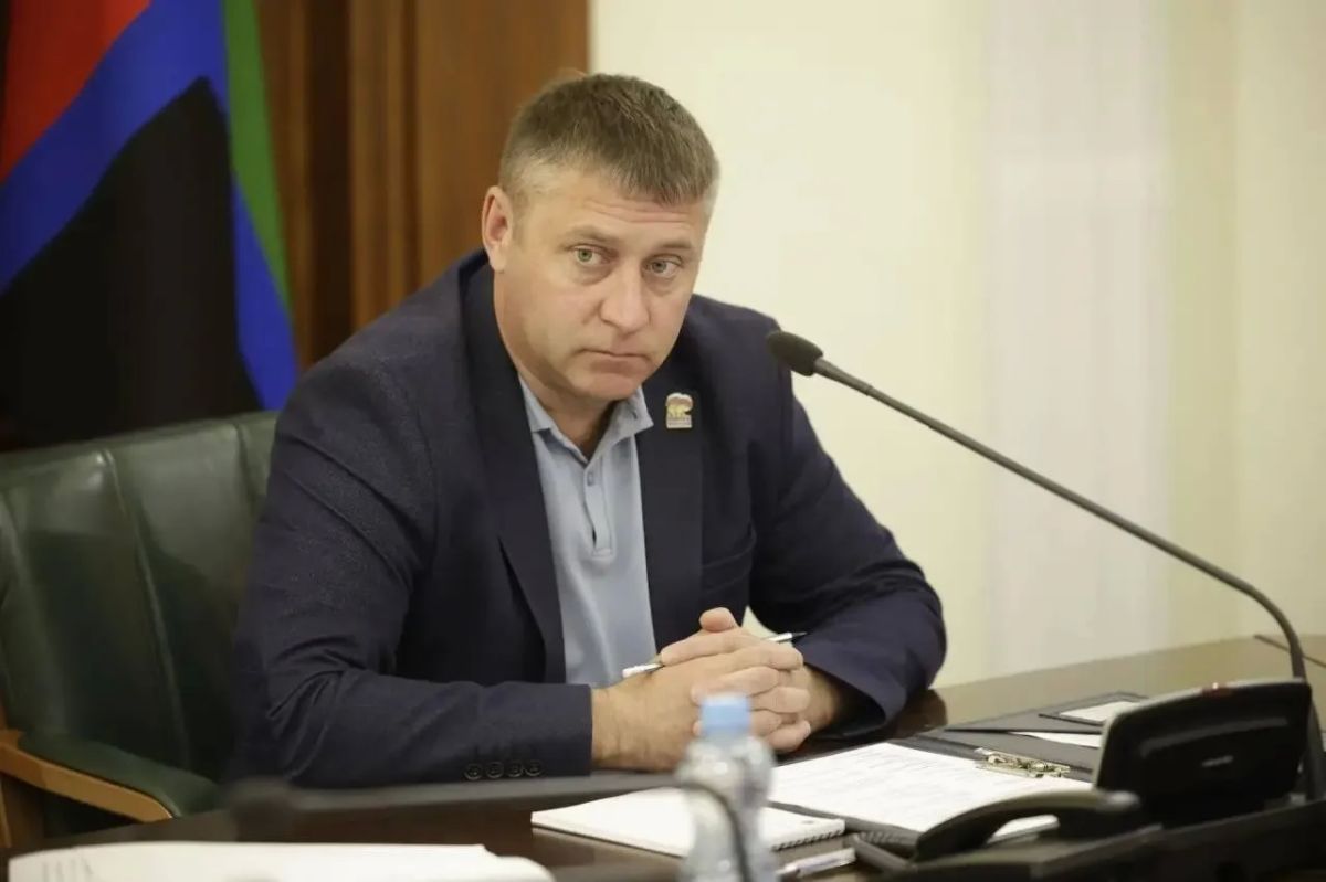 Александр Шуваев провёл совещание по объектам строительства, требующим особого внимания
