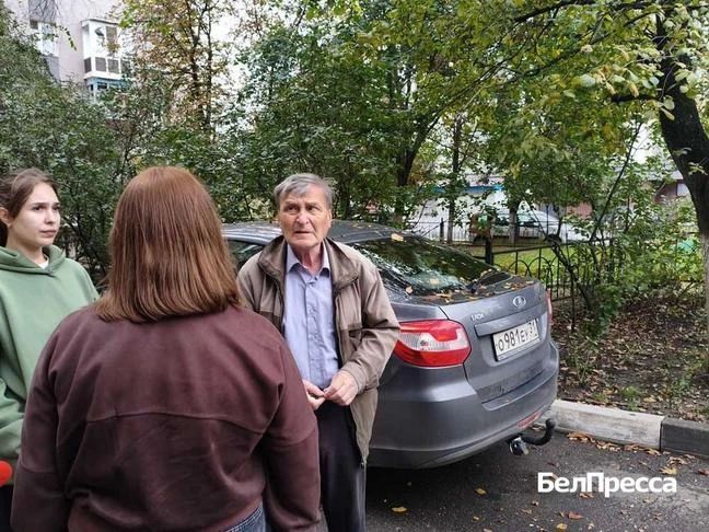 На проспекте Богдана Хмельницкого в Белгороде завершают остекление дома после атаки БПЛА На проспекте Богдана Хмельницкого в Белгороде завершают остекление дома после атаки БПЛА