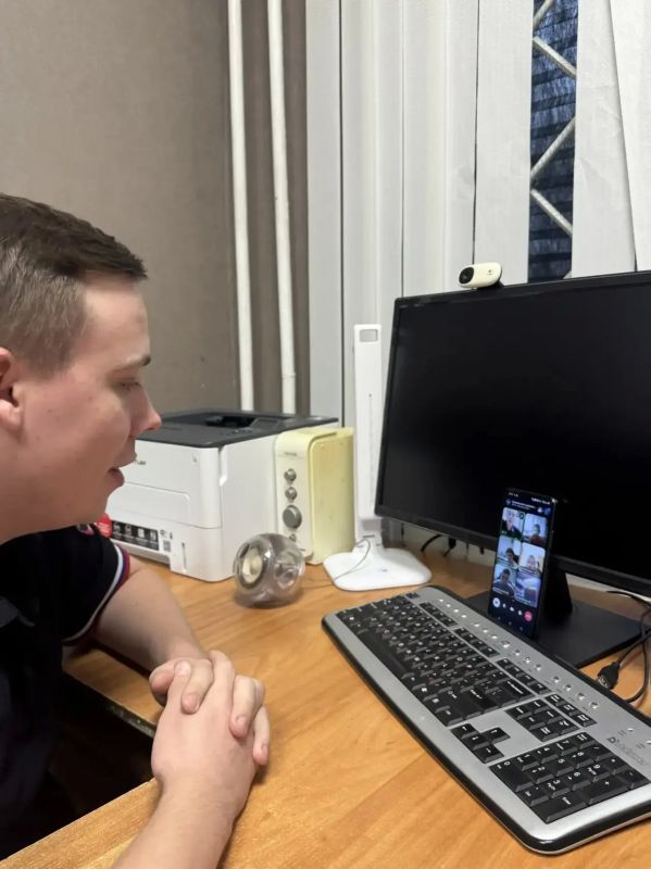 Белгородские автоинспекторы организовали встречи со школьниками в онлайнформате Белгородские автоинспекторы организовали встречи со школьниками в онлайнформате
