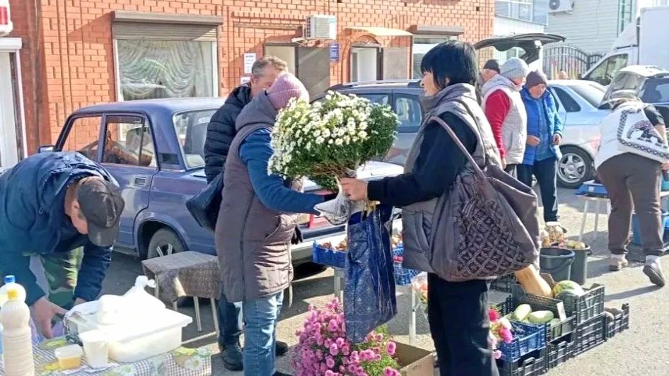 Андрей Миськов: В Новом Осколе вновь успешно прошла еженедельная сельскохозяйственная ярмарка Андрей Миськов: В Новом Осколе вновь успешно прошла еженедельная сельскохозяйственная ярмарка