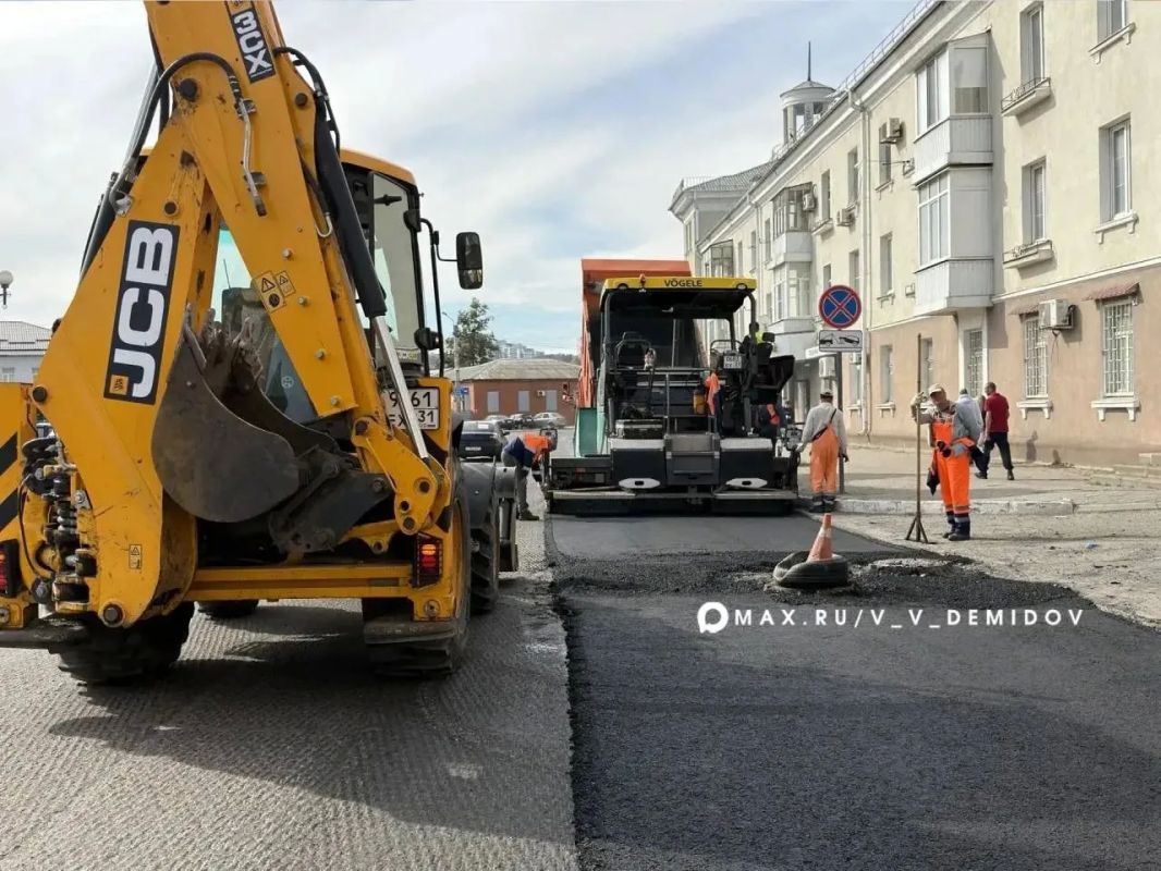 До конца октября в областной столице завершат дорожный ремонт на трёх участках До конца октября в областной столице завершат дорожный ремонт на трёх участках