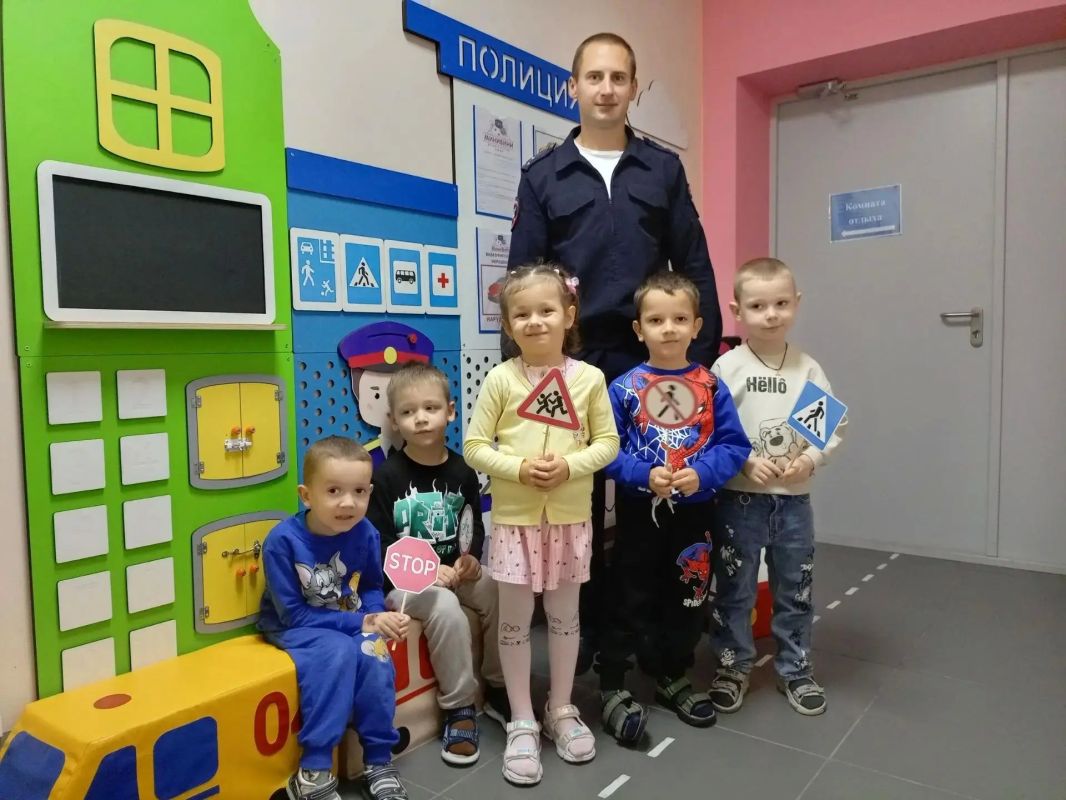 В нашем округе продолжается цикл профилактических мероприятий, направленных на снижение детского дорожно-транспортного травматизма В нашем округе продолжается цикл профилактических мероприятий, направленных на снижение детского дорожно-транспортного травматизма