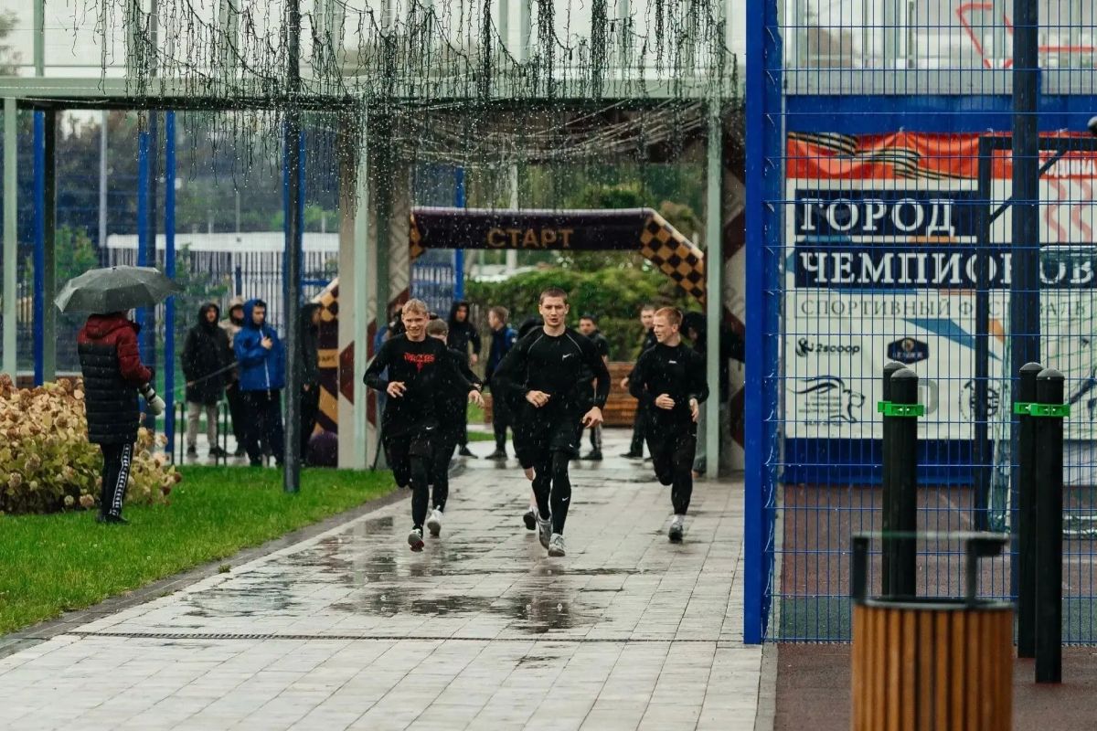 В Белгороде прошло военноспортивное многоборье «Бегут» среди студентов профучреждений В Белгороде прошло военноспортивное многоборье «Бегут» среди студентов профучреждений