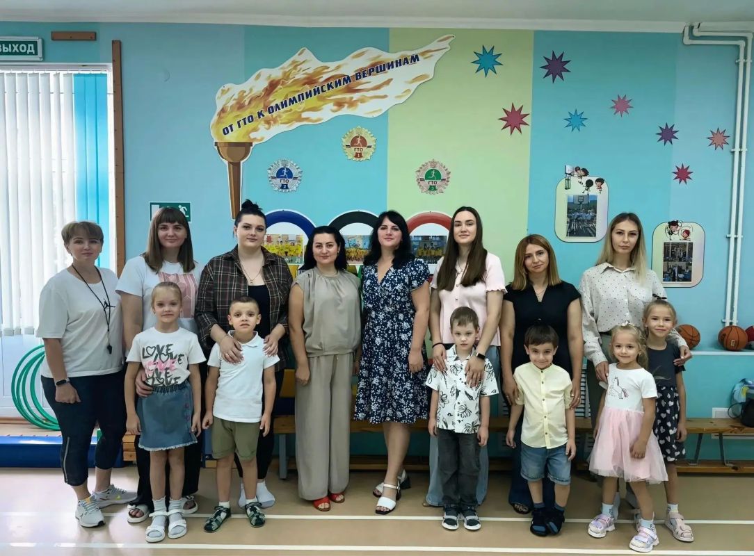 По итогам дополнительного отбора Всероссийского конкурса инициатив родительских сообществ 3 детских сада из Губкина стали лауреатами: №19 «Светлячок», №40 «Веселинка» и №32 «Журавушка» По итогам дополнительного отбора Всероссийского конкурса инициатив родительских сообществ 3 детских сада из Губкина стали лауреатами: №19 «Светлячок», №40 «Веселинка» и №32 «Журавушка»