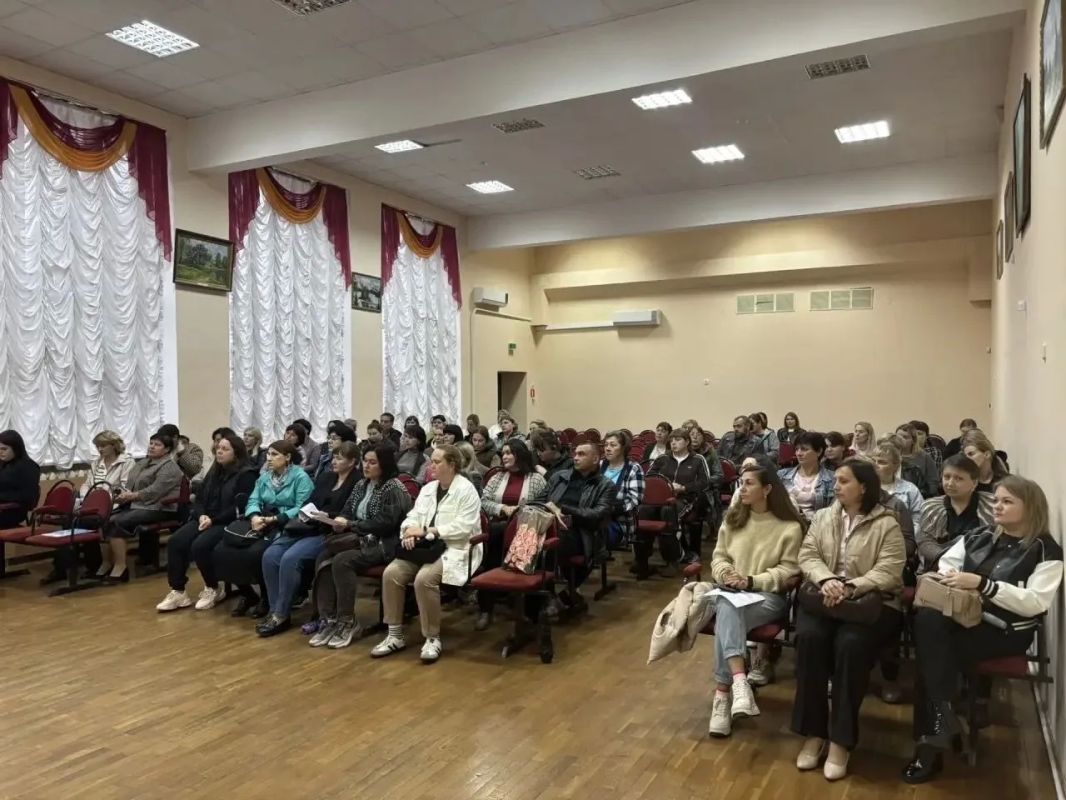 Во всех школах Ракитянского округа состоялись очные родительские собрания, посвященные важнейшей теме: «Алгоритм безопасности: что должны знать наши дети и как действуем мы» Во всех школах Ракитянского округа состоялись очные родительские собрания, посвященные важнейшей теме: «Алгоритм безопасности: что должны знать наши дети и как действуем мы»