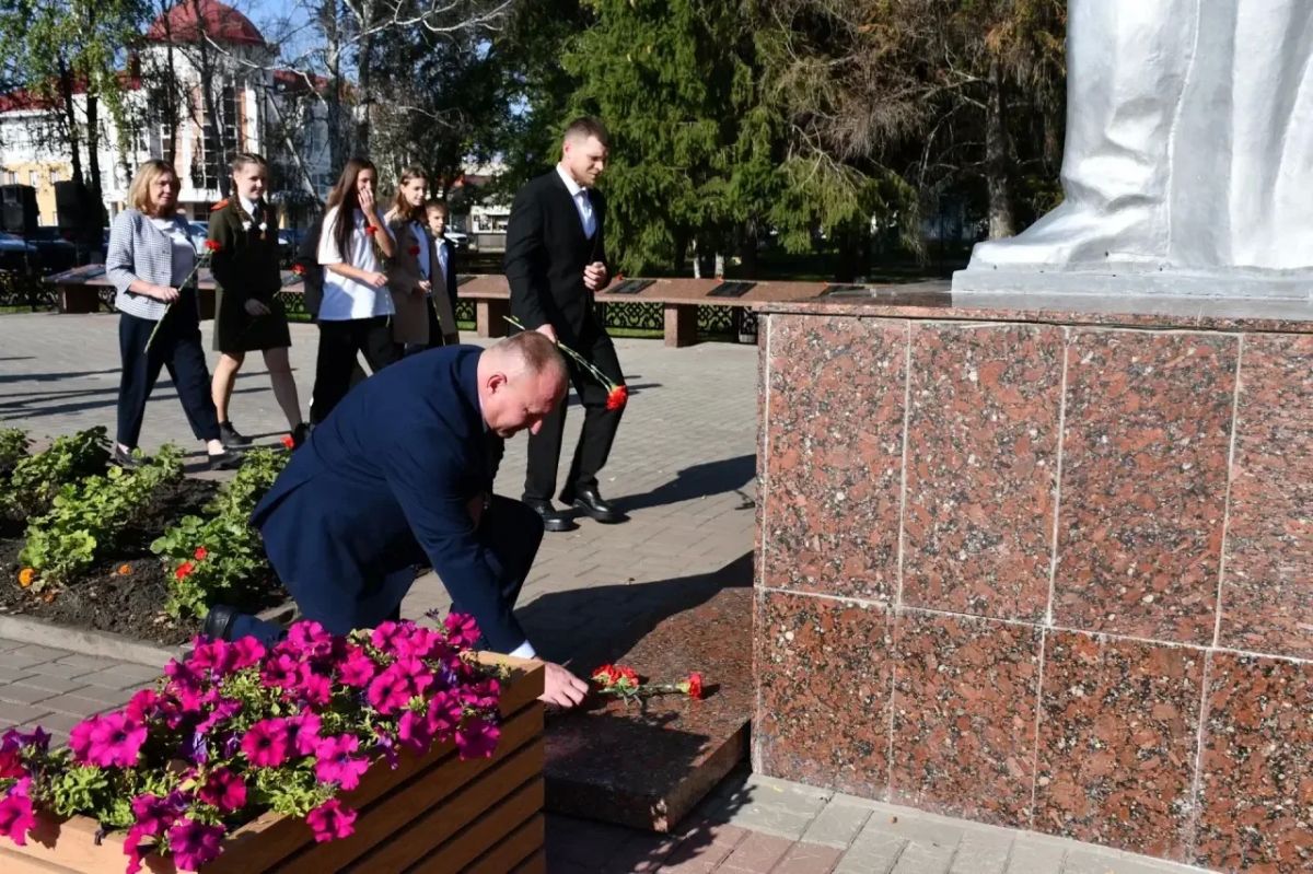 Алексеевский муниципальный округ с рабочим визитом посетил советник Губернатора Белгородской области по патриотическому воспитанию и вопросам адаптации и социализации ветеранов специальной военной операции Евгений Игоревич... Алексеевский муниципальный округ с рабочим визитом посетил советник Губернатора Белгородской области по патриотическому воспитанию и вопросам адаптации и социализации ветеранов специальной военной операции Евгений Игоревич...