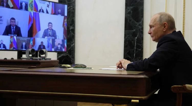 Александр Шуваев встретился с президентом России Владимиром Путиным по видеосвязи