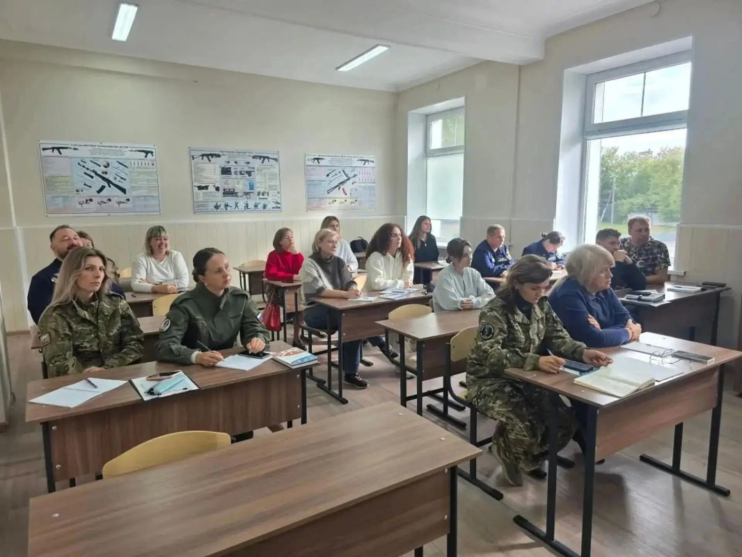 На базе центра «Воин» в Губкине подошло к завершению обучение белгородских волонтёров-психологов На базе центра «Воин» в Губкине подошло к завершению обучение белгородских волонтёров-психологов