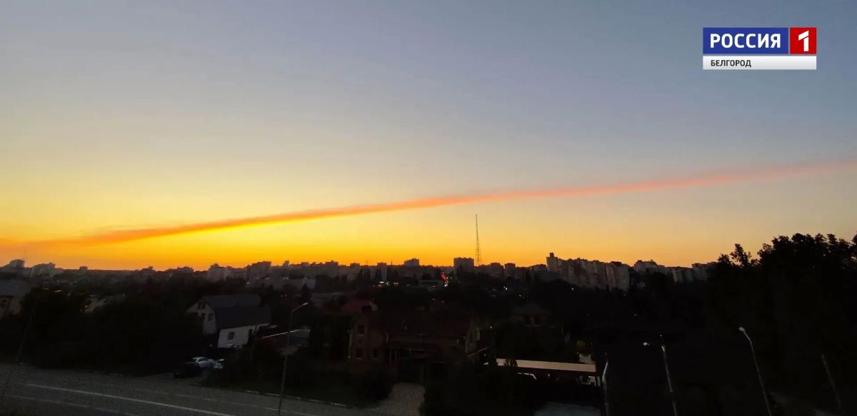 Что ни день, то удивительный закат в белом городе Что ни день, то удивительный закат в белом городе