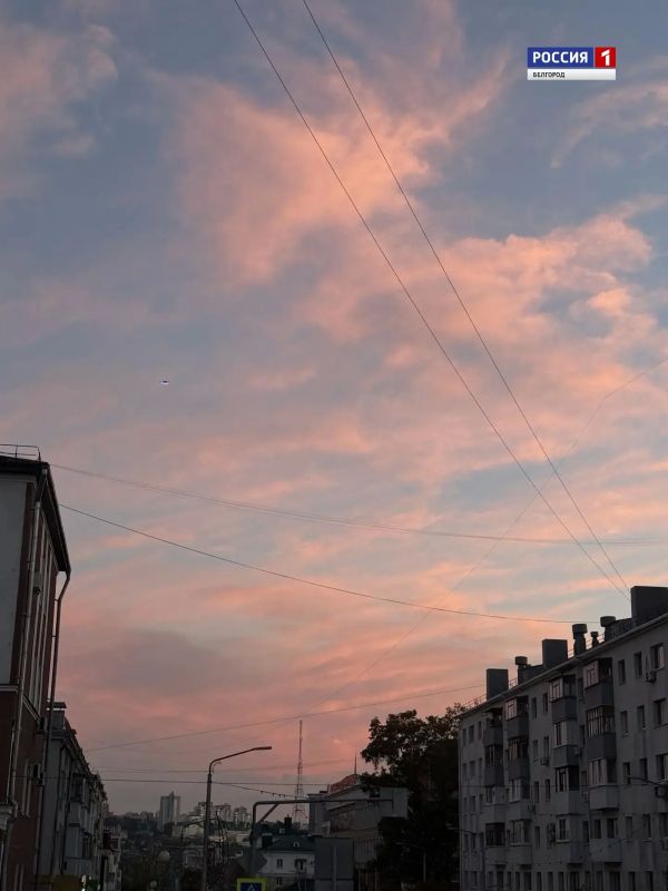 Что ни день, то удивительный закат в белом городе Что ни день, то удивительный закат в белом городе