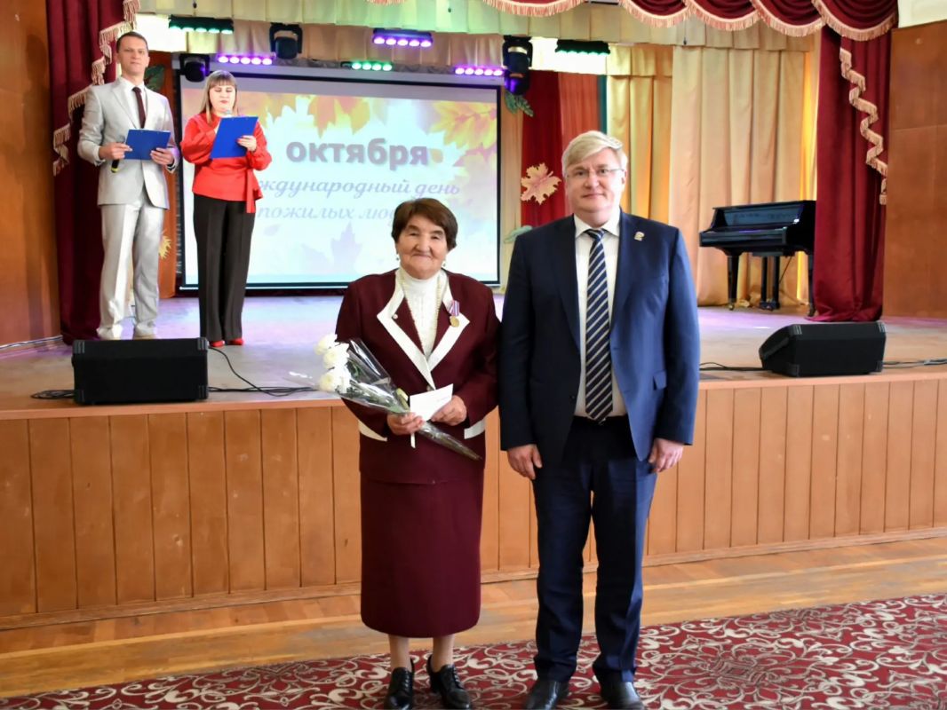 Андрей Миськов: С праздником мудрости, добра и активного долголетия! Андрей Миськов: С праздником мудрости, добра и активного долголетия!