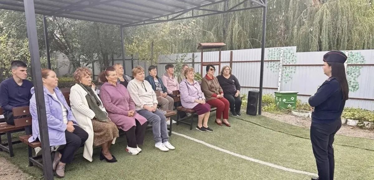 В Международный день пожилых людей белгородские автоинспекторы организовали тренинги по дорожной безопасности в КЦСОН В Международный день пожилых людей белгородские автоинспекторы организовали тренинги по дорожной безопасности в КЦСОН