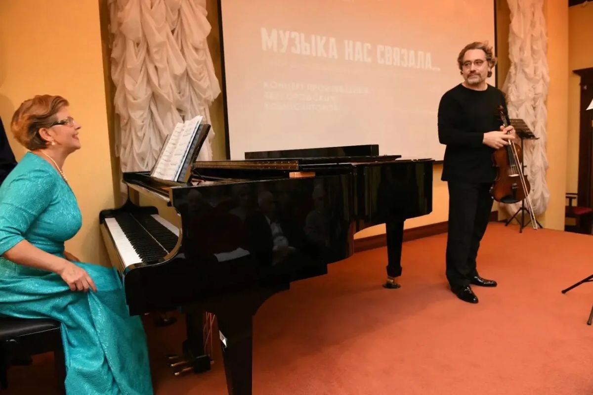 1 октября в Белгородском художественном музее состоялся концерт «Музыка нас связала…», посвящённый Всемирному дню музыки и Дню пожилого человека 1 октября в Белгородском художественном музее состоялся концерт «Музыка нас связала…», посвящённый Всемирному дню музыки и Дню пожилого человека