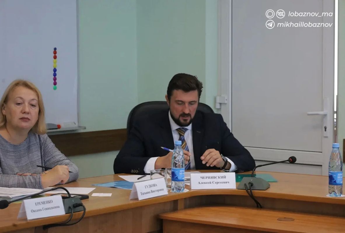Михаил Лобазнов: В администрации округа провели совещание с начальником регионального управления государственной охраны объектов культурного наследия Алексеем Сергеевичем Чернявским и и. о. директора корпорации «Развитие»... Михаил Лобазнов: В администрации округа провели совещание с начальником регионального управления государственной охраны объектов культурного наследия Алексеем Сергеевичем Чернявским и и. о. директора корпорации «Развитие»...