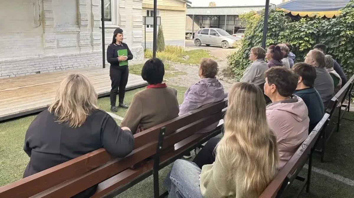 В Международный день пожилых людей белгородские автоинспекторы организовали тренинги по дорожной безопасности в КЦСОН В Международный день пожилых людей белгородские автоинспекторы организовали тренинги по дорожной безопасности в КЦСОН