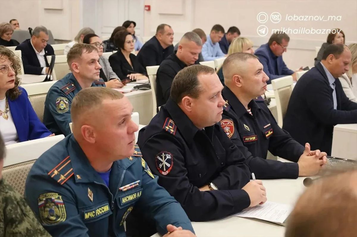 В администрации Старооскольского городского округа прошло расширенное совещание, на котором были подведены итоги работы всех отраслей и направлений, определены ключевые планы на октябрь В администрации Старооскольского городского округа прошло расширенное совещание, на котором были подведены итоги работы всех отраслей и направлений, определены ключевые планы на октябрь