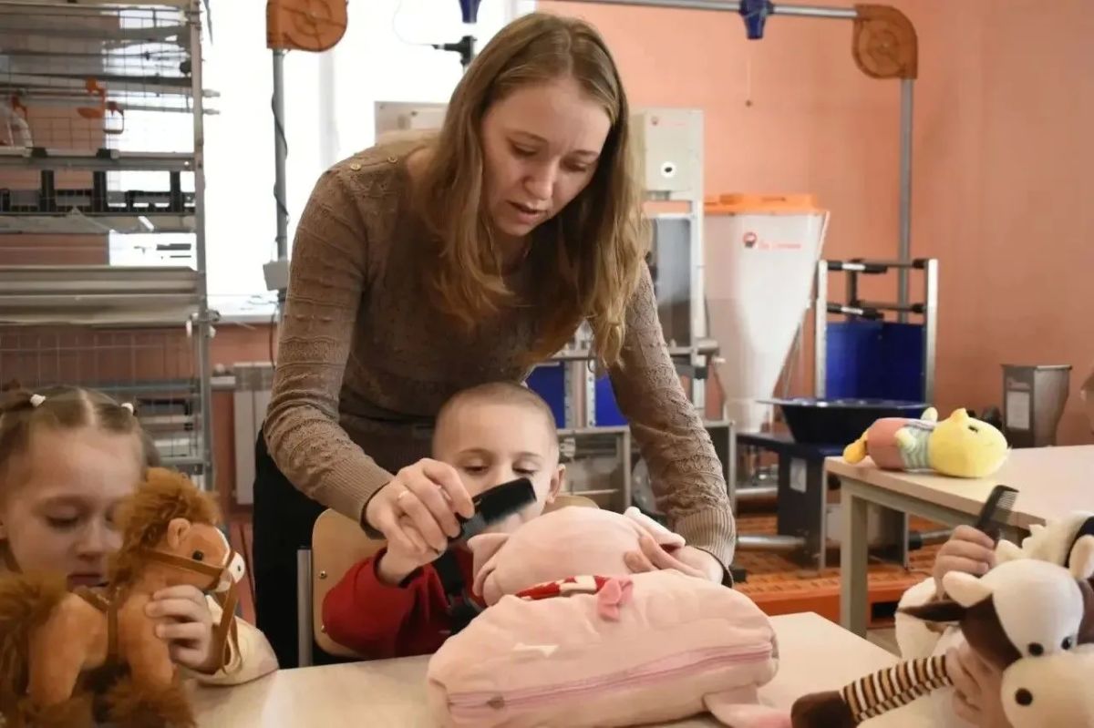 Друзья, сегодня в нашей стране отмечается День среднего профессионального образования Друзья, сегодня в нашей стране отмечается День среднего профессионального образования