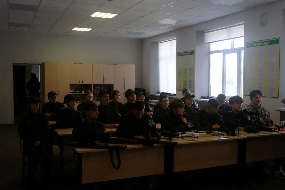 Владимир Переверзев: В Борисовском округе состоялось торжественное открытие седьмой смены учебно-методического центра военно-патриотического воспитания «Воин» Владимир Переверзев: В Борисовском округе состоялось торжественное открытие седьмой смены учебно-методического центра военно-патриотического воспитания «Воин»