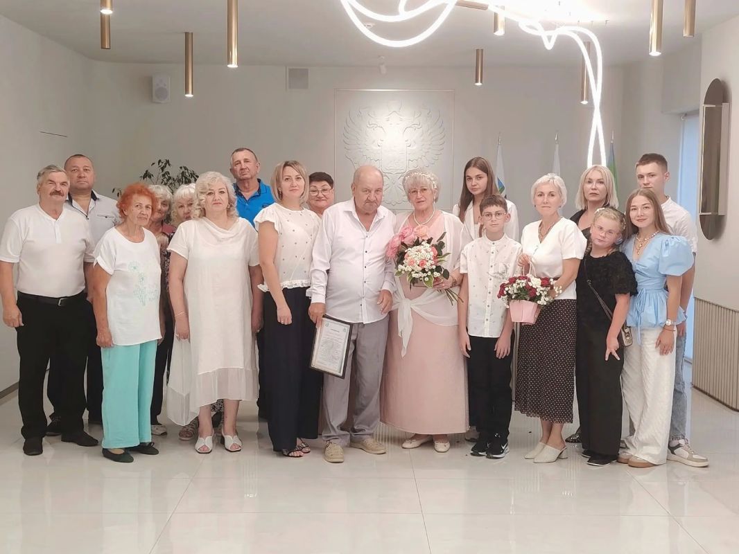 1 725 супружеских пар получили поощрения за крепкий брак с начала этого года 1 725 супружеских пар получили поощрения за крепкий брак с начала этого года