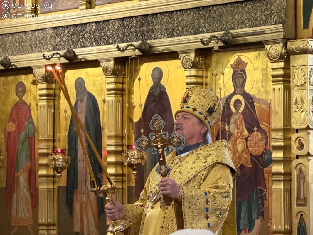 Василий Голиков: Сегодня в Спасо-Преображенском кафедральном соборе состоялась праздничная Божественная литургия, посвящённая 30-летию со дня открытия и освящения собора Святейшим Патриархом Московским и всея Руси Алексием II Василий Голиков: Сегодня в Спасо-Преображенском кафедральном соборе состоялась праздничная Божественная литургия, посвящённая 30-летию со дня открытия и освящения собора Святейшим Патриархом Московским и всея Руси Алексием II