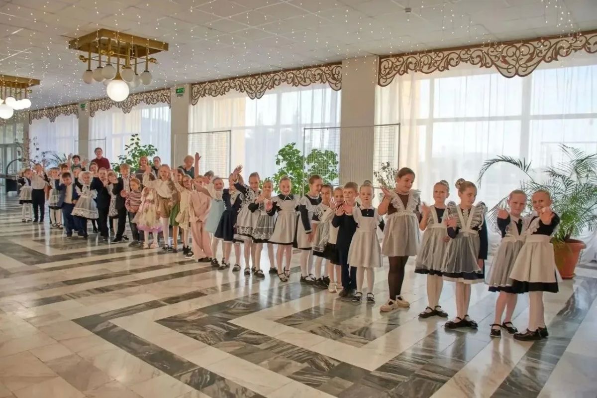 В Прохоровке в Большом зале Центра культурного развития «Созвездие» состоялось традиционное мероприятие «Посвящение в первоклассники» для учащихся Детской школы искусств В Прохоровке в Большом зале Центра культурного развития «Созвездие» состоялось традиционное мероприятие «Посвящение в первоклассники» для учащихся Детской школы искусств