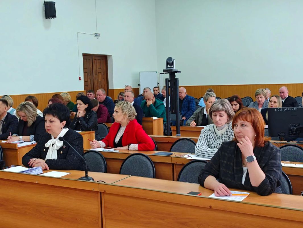 Николай Нестеров: По традиции начал рабочую неделю с совещания с заместителями, руководителями территориальных администраций и структурных подразделений администрации округа Николай Нестеров: По традиции начал рабочую неделю с совещания с заместителями, руководителями территориальных администраций и структурных подразделений администрации округа