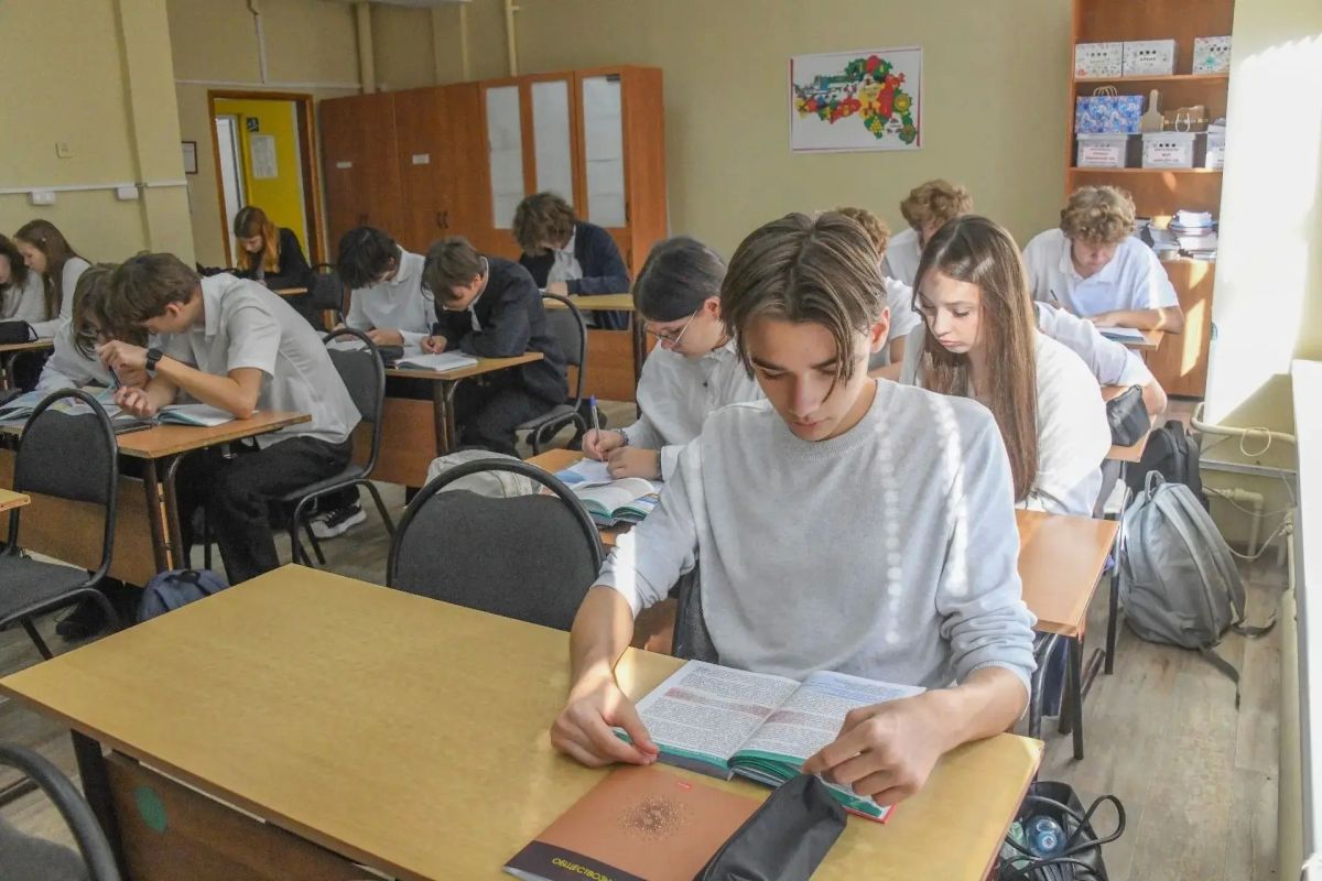 В День учителя рассказываем об Алексее Островском — учителе истории и обществознания белгородской гимназии №22 В День учителя рассказываем об Алексее Островском — учителе истории и обществознания белгородской гимназии №22