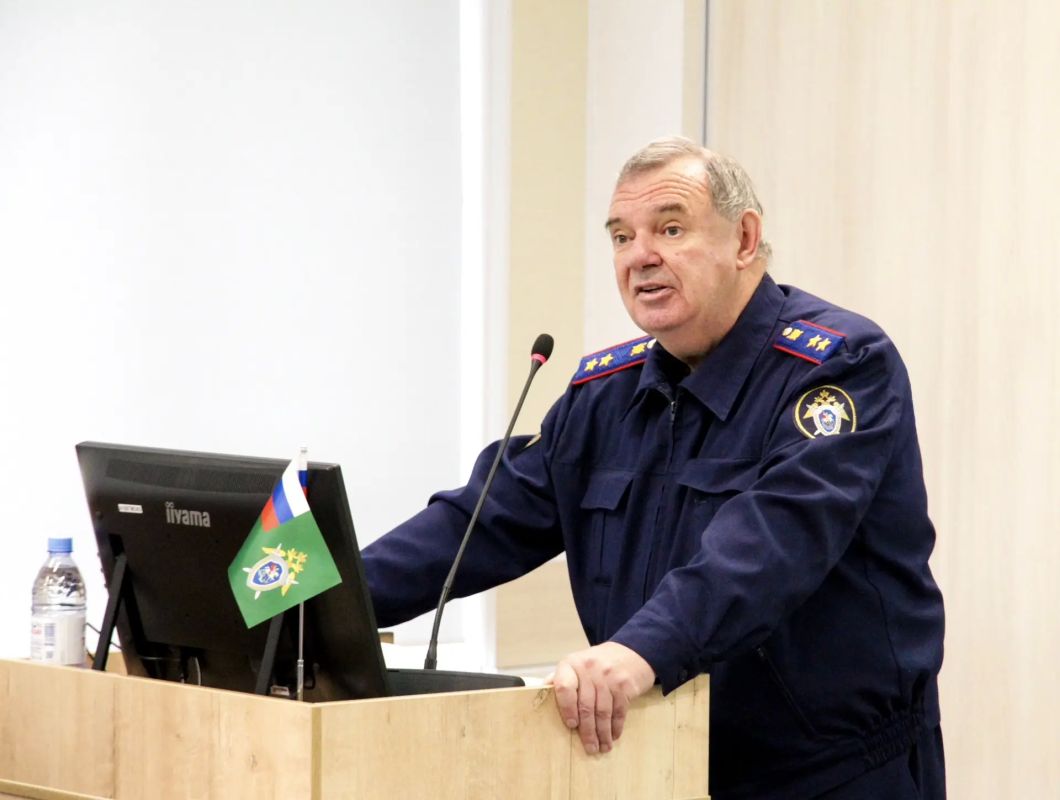 В Екатеринбурге начал работу семинар по вопросам криминалистического сопровождения расследования преступлений, совершенных бандами и преступными группами В Екатеринбурге начал работу семинар по вопросам криминалистического сопровождения расследования преступлений, совершенных бандами и преступными группами