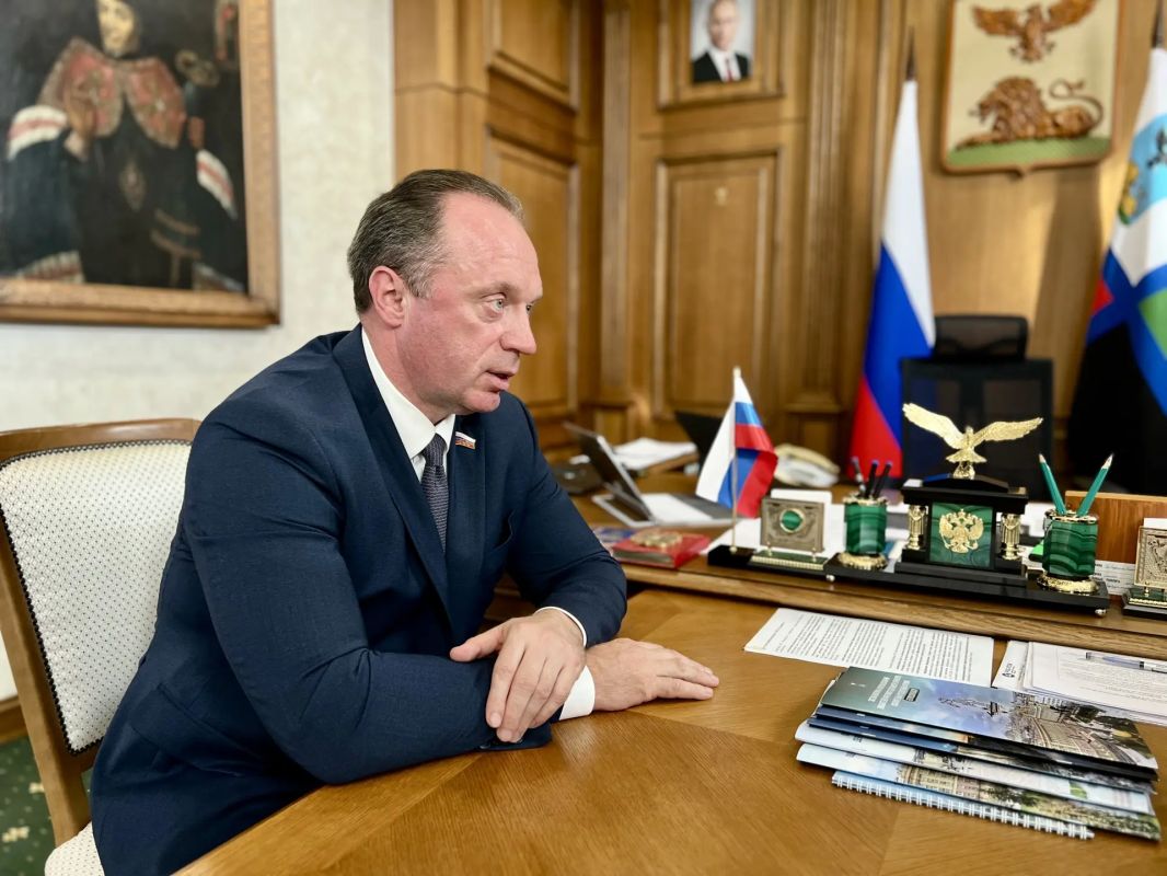 Александр Шуваев: Сегодня провёл рабочую встречу с депутатом Государственной Думы Сергеем Сергеевичем Антошиным Александр Шуваев: Сегодня провёл рабочую встречу с депутатом Государственной Думы Сергеем Сергеевичем Антошиным