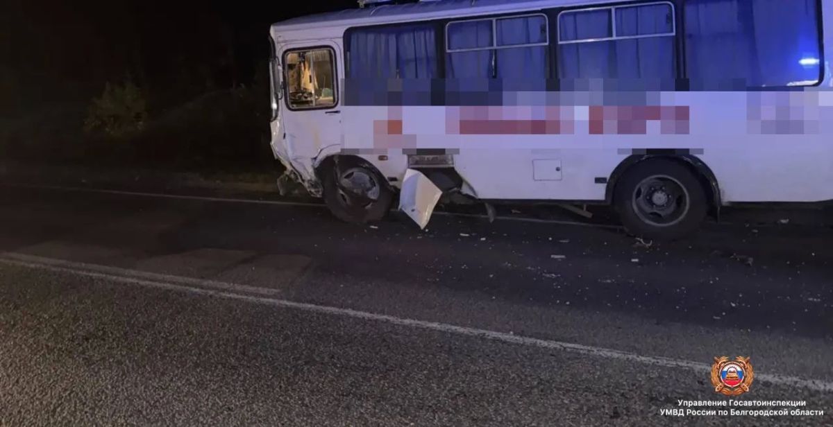 Автомобилист и пассажирка автобуса пострадали в тройном ДТП в Ракитянском округе